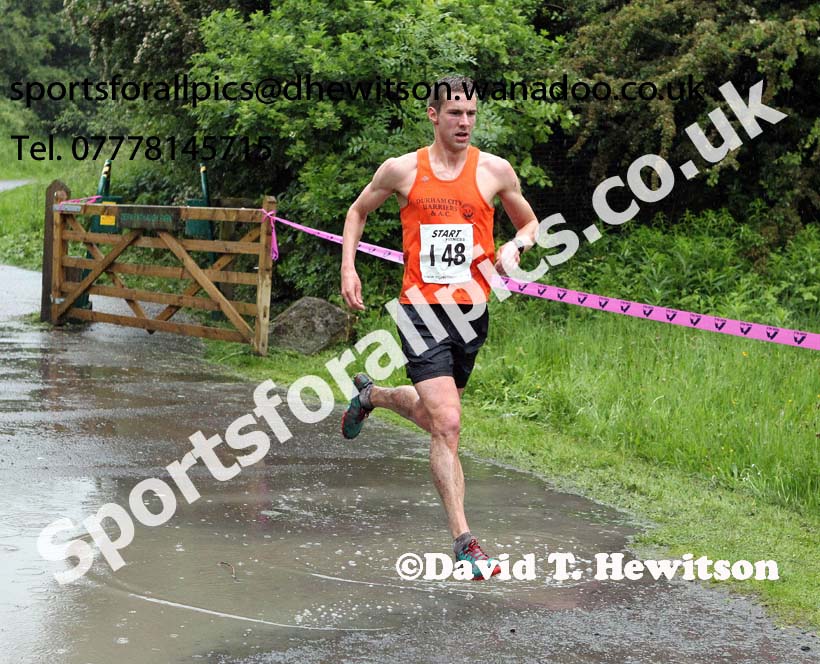 Dan Jenkin (Durham City) wins the George Ogle Memorial Race, Rowlands Gill on a very wet night. Photo: David T. Hewitson/Sports for All Pics